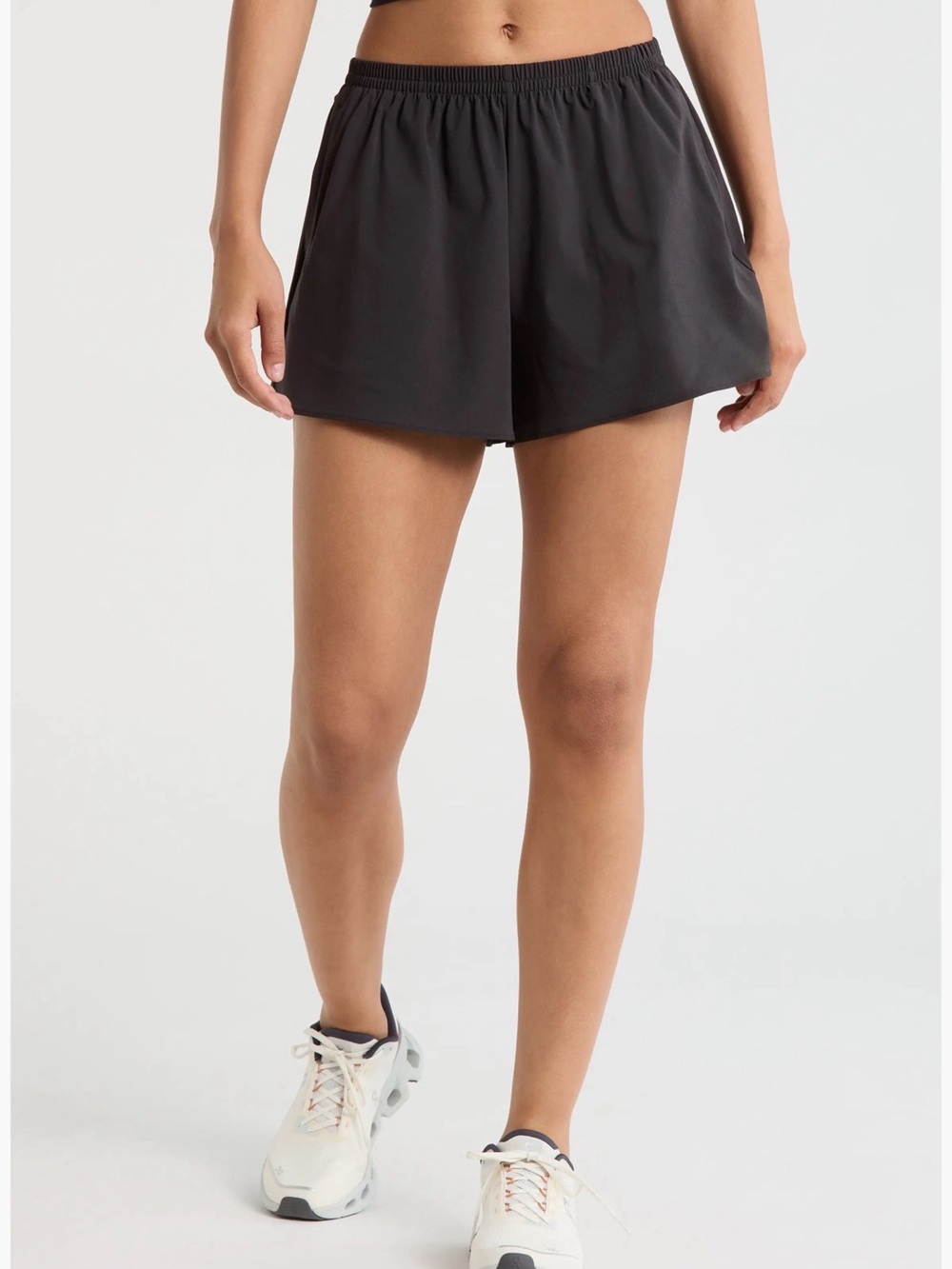 Vuori Black villa everyday shorts